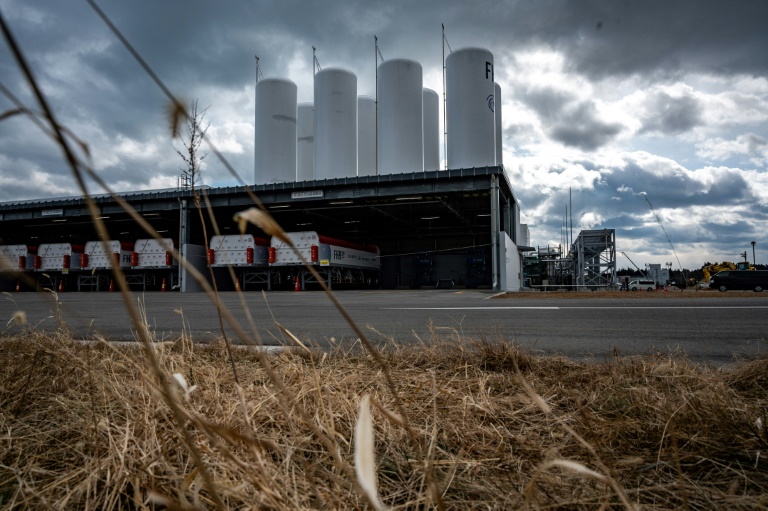  Fossil fuel pledges divide G7 in ‘critical decade’ for climate