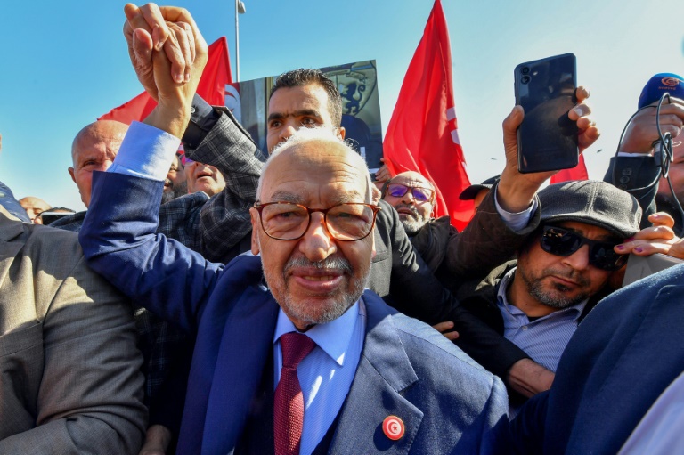  Tunisia shuts offices of opposition party Ennahdha: official