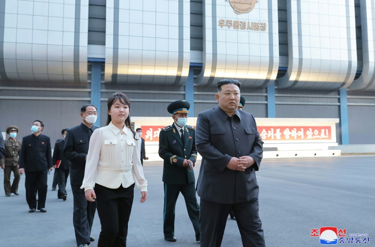  Kim orders launch of North Korea’s first spy satellite