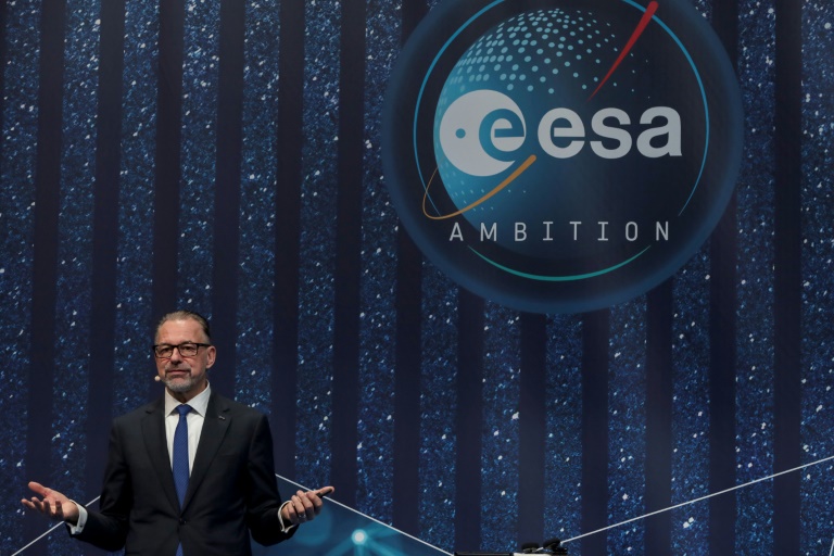  European Space Agency chief eyes tapping private industry partners