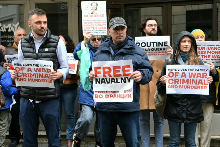  Protesters in Paris rally against ‘blood money’ of Putin’s minister