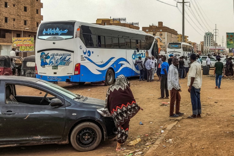  South of Khartoum, fuel shortage strands fleeing Sudanese