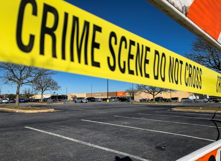  Gunman on the run after five people shot dead in Texas