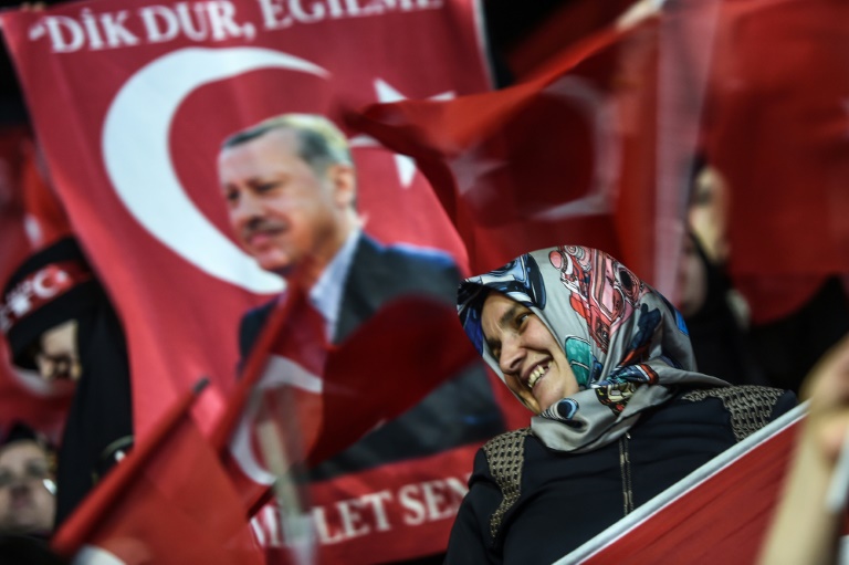  Turkey’s undefeated Erdogan nears knife-edge vote