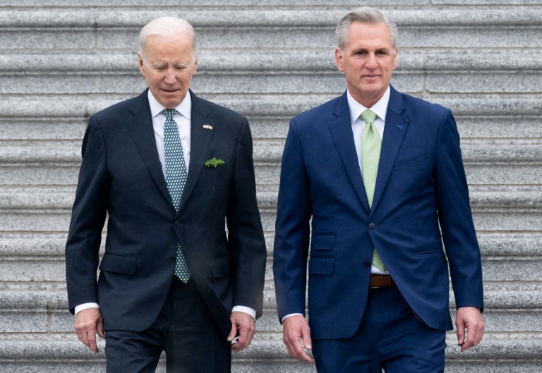  Biden meets Republican leaders in debt limit standoff