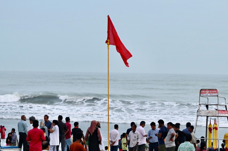  Cyclone Mocha set to crash over Myanmar, Bangladesh