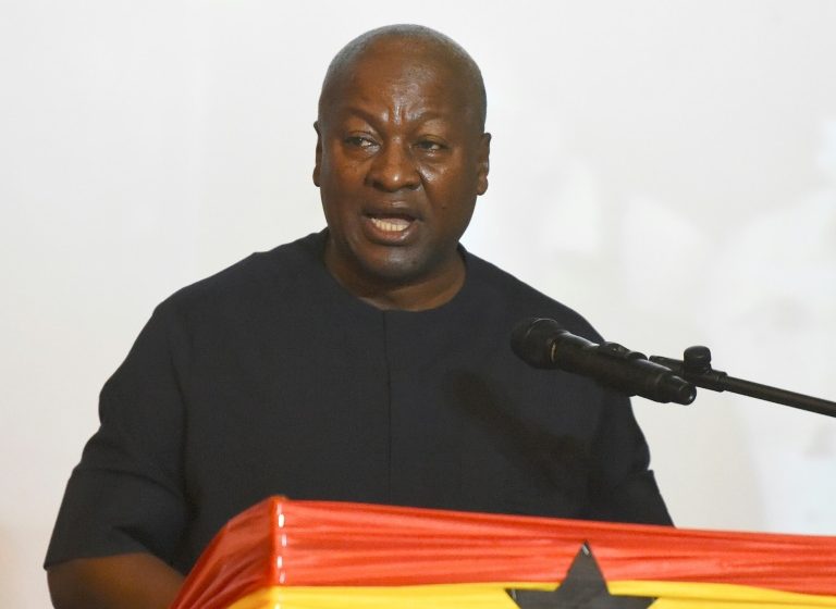  Ghana opposition chooses ex-president Mahama for 2024 race