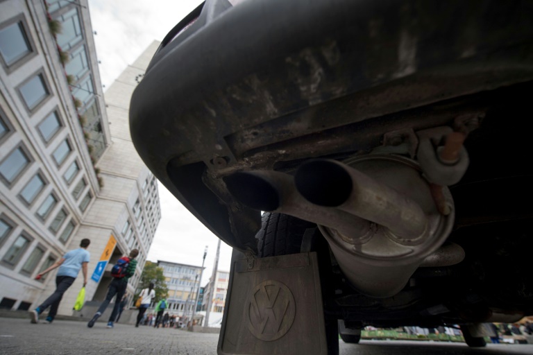  Eight EU countries oppose bloc’s car emissions limits