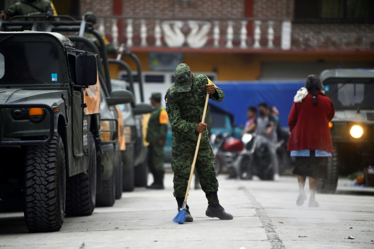  Mexico keeps close watch on ash-spewing volcano