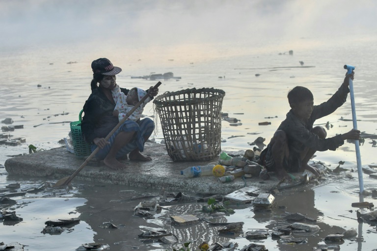  High-stakes talks to end plastic pollution resume