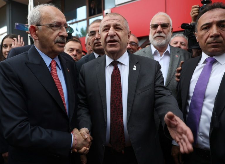  Turkey’s pro-Kurdish party keeps faith in Erdogan rival