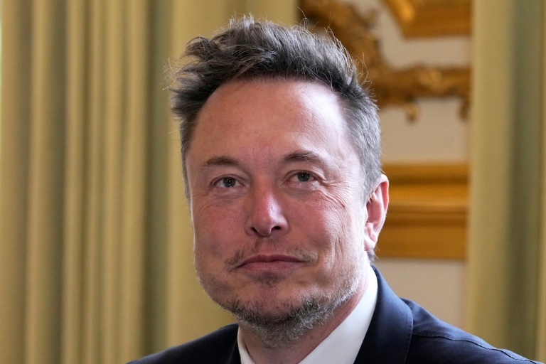  Musk’s Neuralink says cleared for human test of brain implants