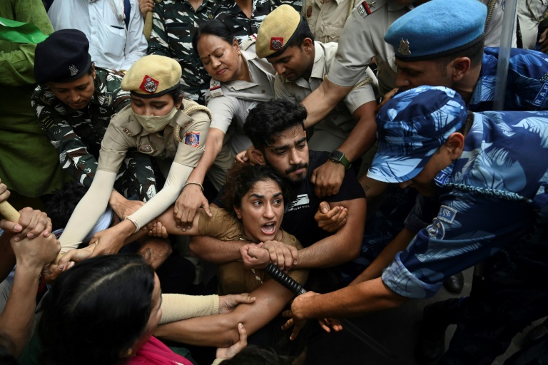  Indian police detain protesting wrestlers, clear site