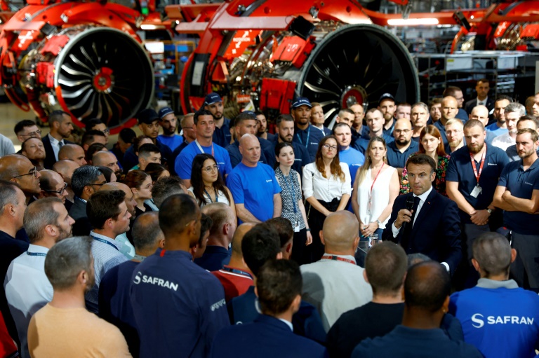  France to plough cash into low-emission planes: Macron