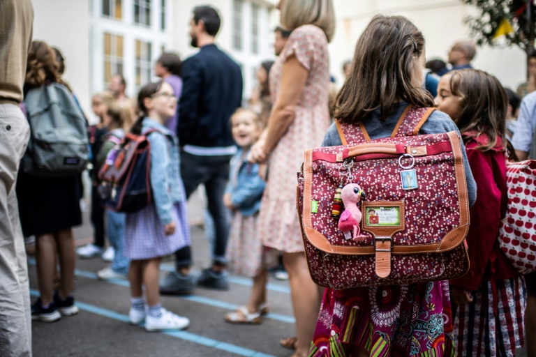  Abaya controversy tests French schools’ secular limits