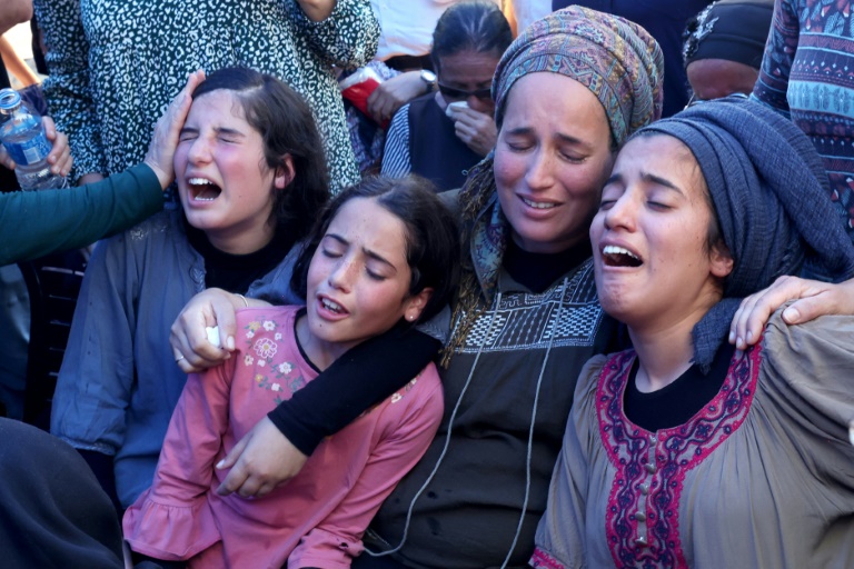  Israelis, Palestinians hold teen funerals after West Bank violence