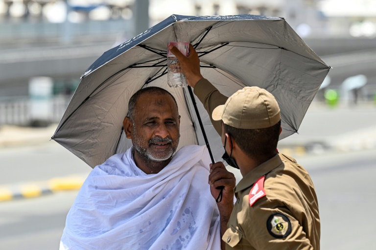  Saudi sun challenges hajj pilgrims