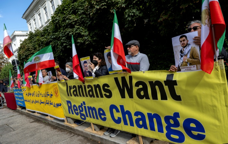  Exiled group feels heat as Europe ups Iran contacts