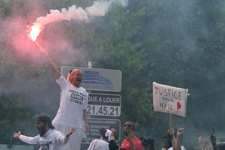  France deploys 45,000 police to quell ‘unacceptable’ riots