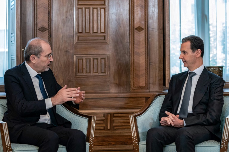  Jordan foreign minister, Assad discuss Syria refugees, drug smuggling