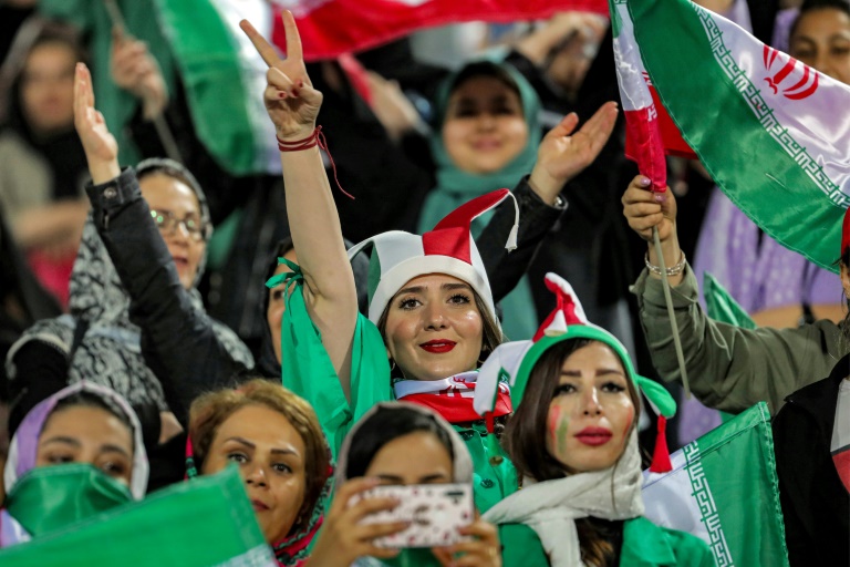  Iran football boss says women can attend top league matches