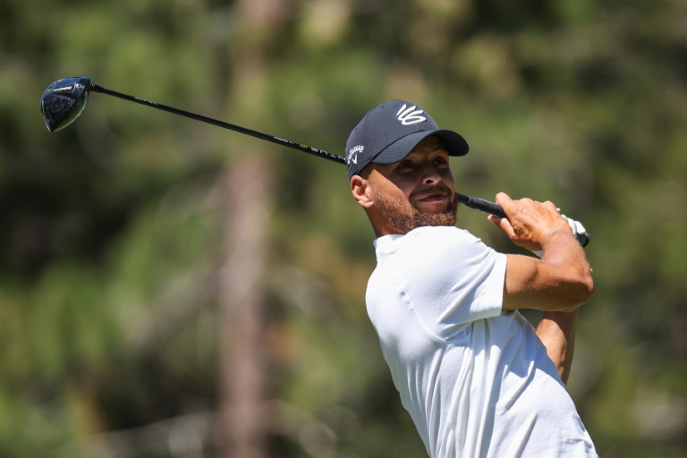  NBA star Curry makes hole-in-one at celebrity golf event