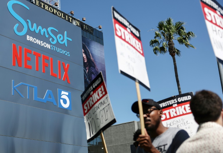  Netflix adds 6 mn subscribers after password crackdown