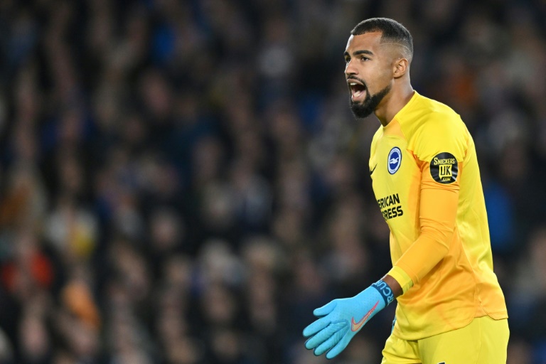  Chelsea agree deal to sign Brighton goalkeeper Sanchez: reports