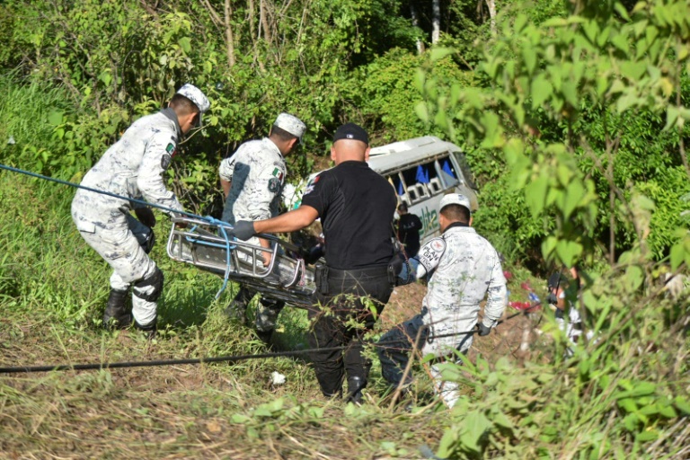  Mexican bus carrying migrants crashes, killing 17