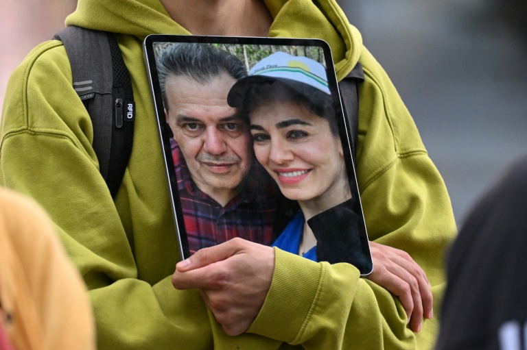  Daughter pleads with US, Germany to help father on Iran death row