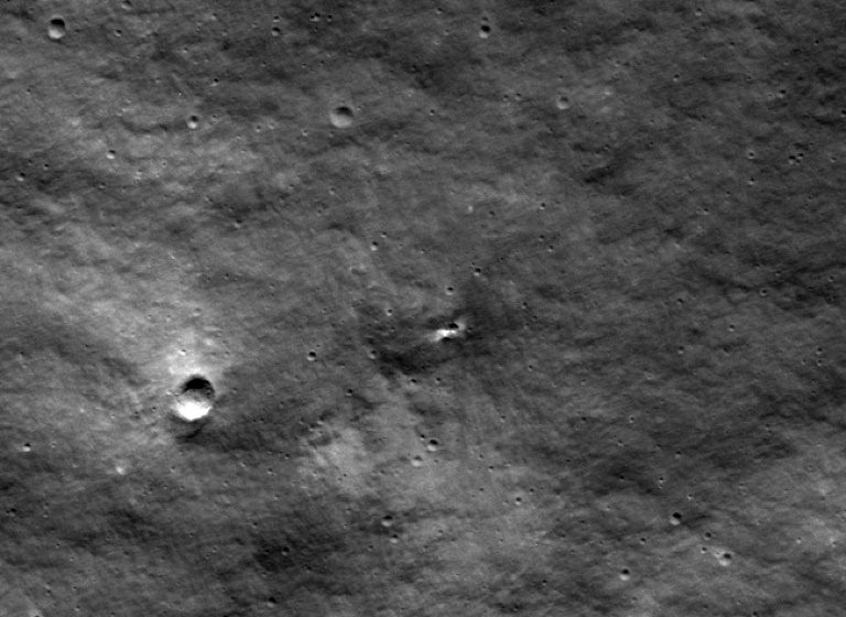  NASA spots new Moon crater, likely caused by crashed Russian probe