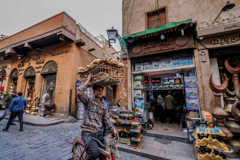  Egypt inflation hits record high of nearly 40%