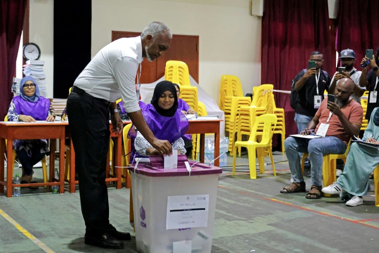  Maldives frontrunner eyes closer ties with China