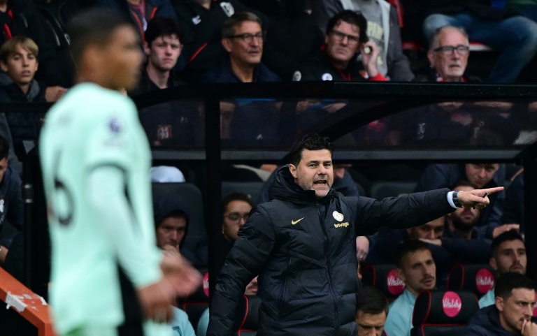  ‘Fans can do what they want’ says Pochettino after Chelsea jeers