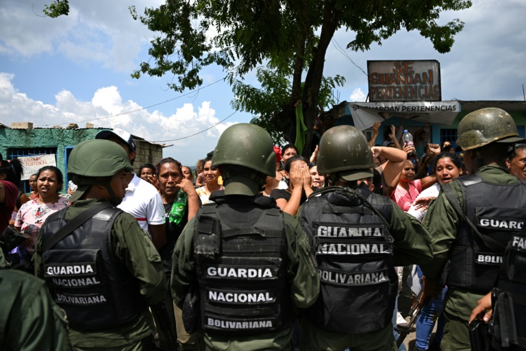  Venezuela seizes control of gang-run prison with pool, disco