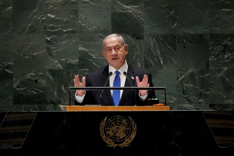  Netanyahu at UN issues ‘nuclear’ threat to Iran, later retracted