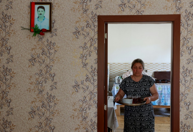  Azeri refugees long to return to Nagorno-Karabakh