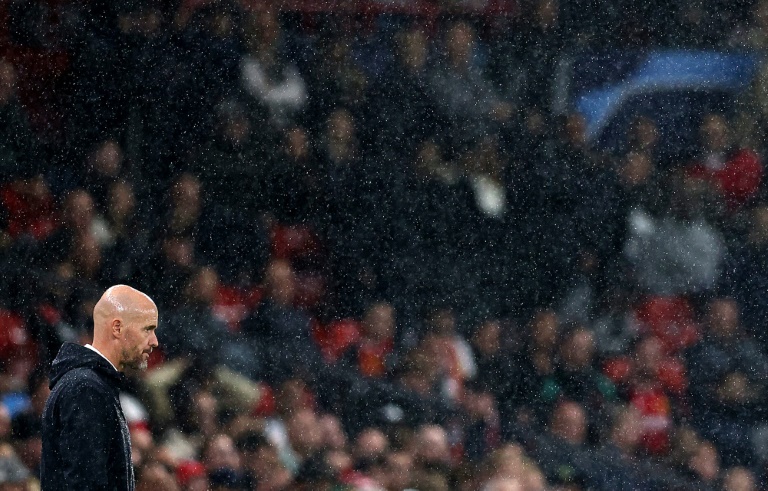  Ten Hag urges Man Utd to stick together during crisis