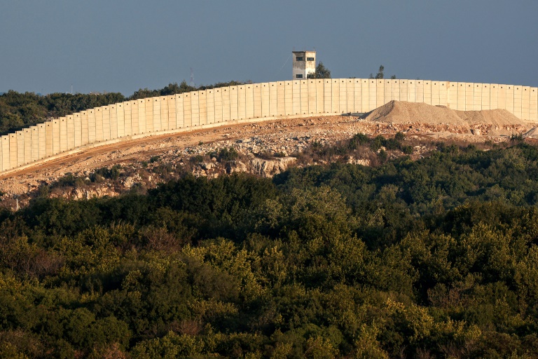  Exchange of fire on Israel-Lebanon border amid Gaza war