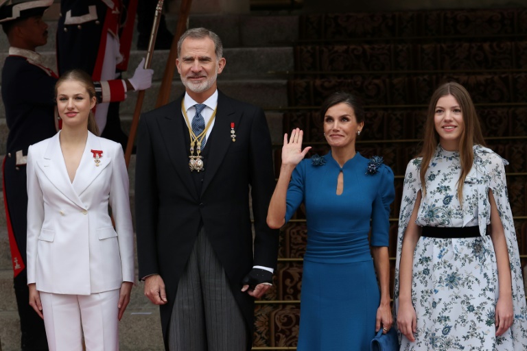  Spain cheers as crown princess comes of age in boost for monarchy