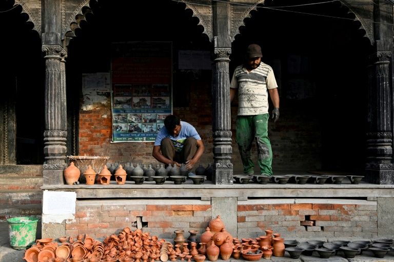  More than 60 dead in Nepal earthquake