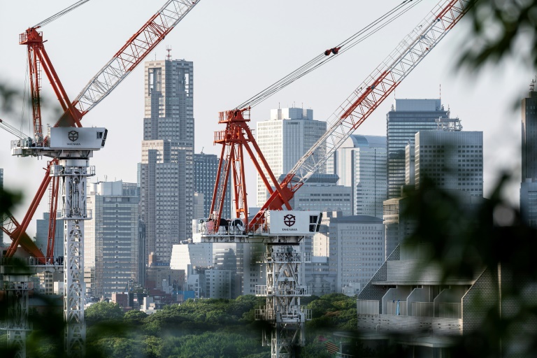  Japanese economy shrinks 0.5 percent in third quarter