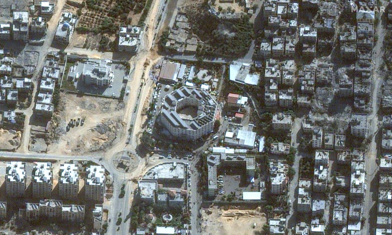  Gaza hospitals caught in the middle of Israel-Hamas war