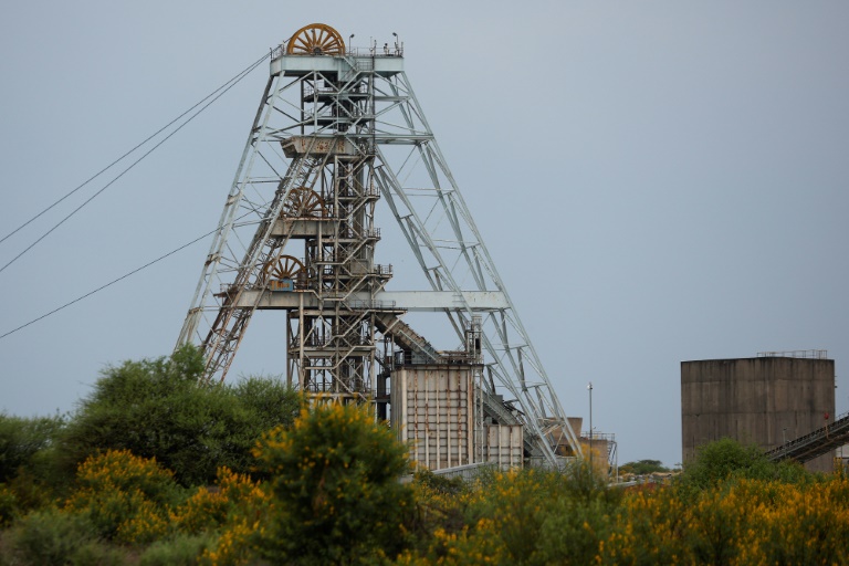  S.Africa platinum mine lift plunge kills 11