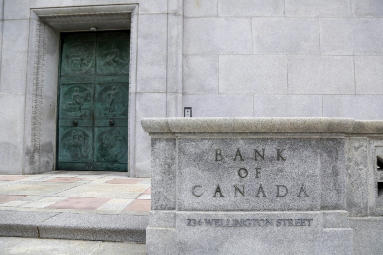  Canada maintains key interest rate at 5%