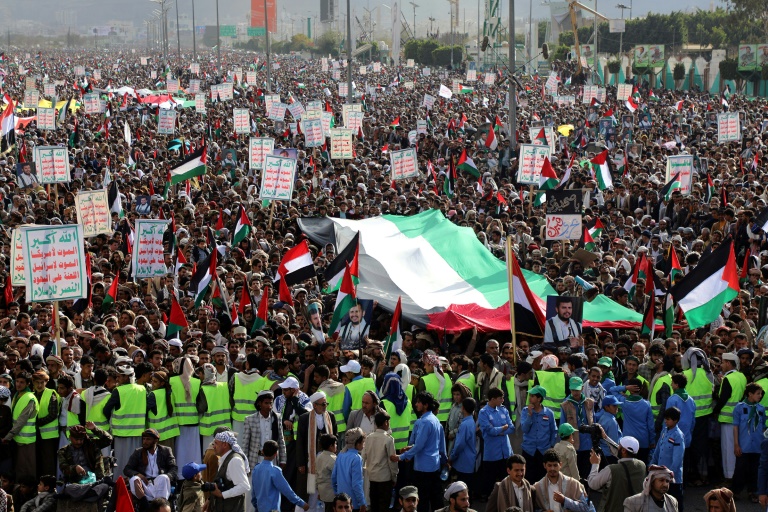  Houthis hold mass rally for Gaza in Yemen capital