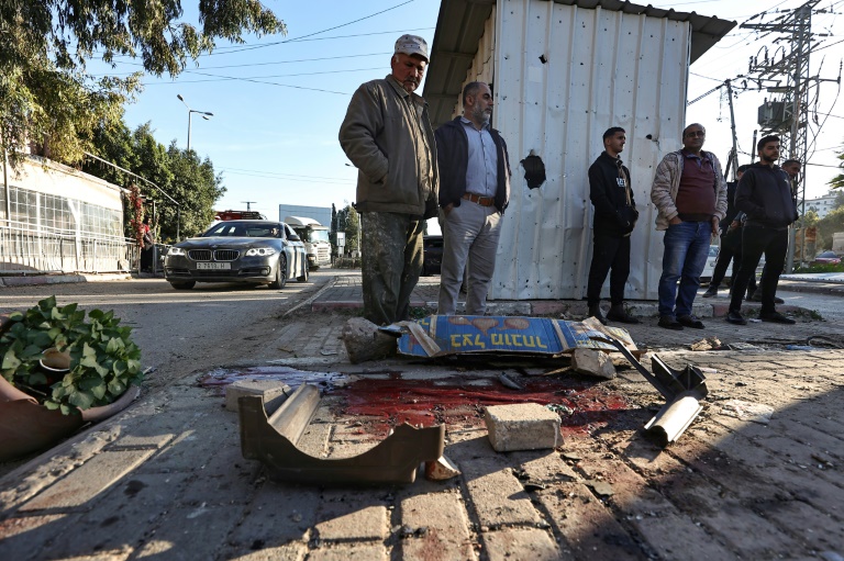  Six Palestinians, Israeli officer killed in West Bank