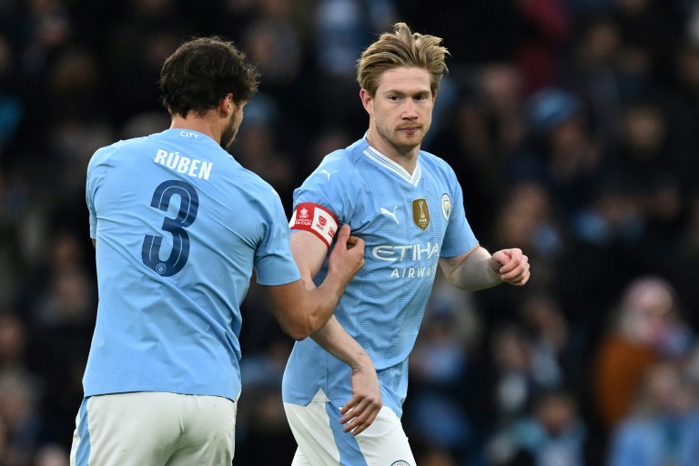  De Bruyne back for Man City as holders power into FA Cup fourth round