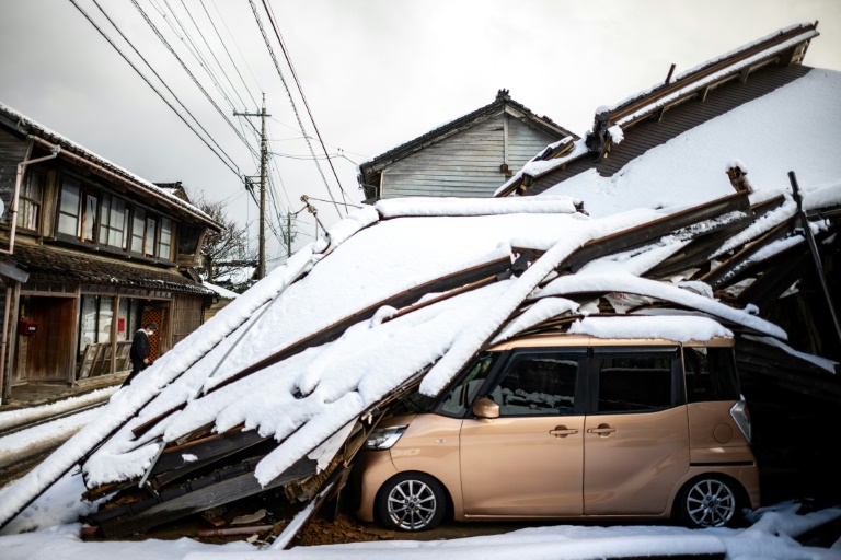  Japan quake toll hits 161 as snow hampers relief