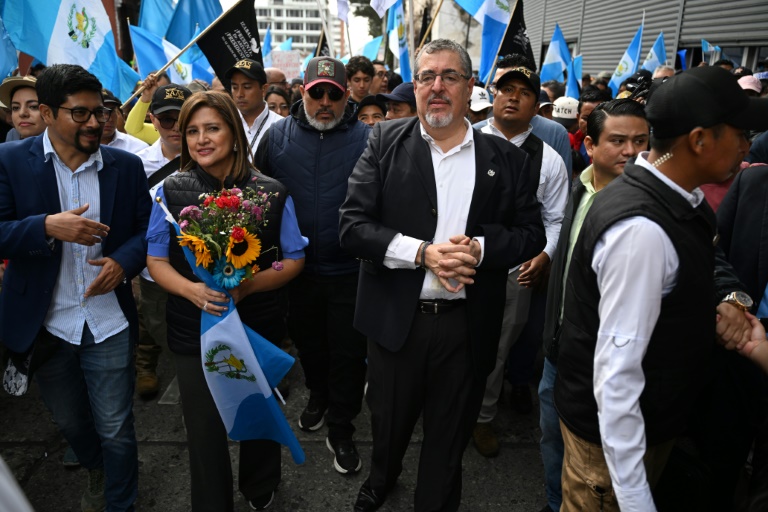  Ahead of inauguration, Guatemala court shields VP-elect from arrest